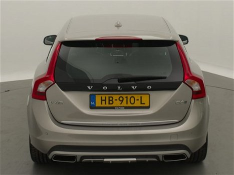 Volvo V60 - D6 Plug-In Hybrid 283pk Geartr. AWD Momentum EX. BTW - 1