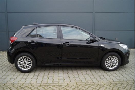 Kia Rio - 1.0 T-GDI 100pk DynamicLine | Navigatie | Cruise Control - 1