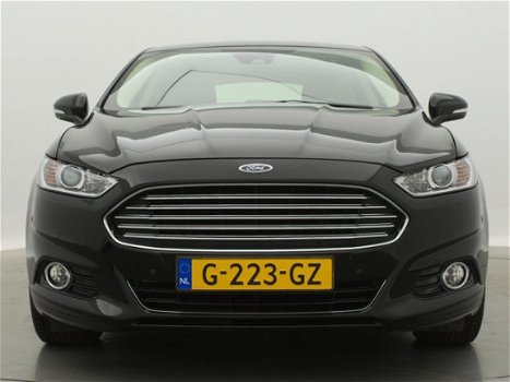 Ford Mondeo - 1.5 Titanium // Stoelverwarming / Climate control / Camera - 1