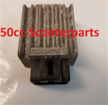 Spanningsregelaar Kymco dink 7004318 31600-KUDU-900 gebruikt - 1