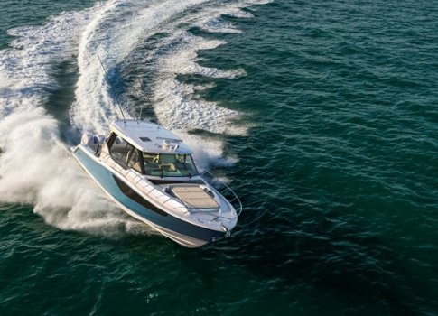 Boston Whaler 405 Conquest - 1