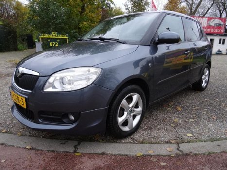 Skoda Fabia - 1.6-16V Elegance airco+cruise contr - 1