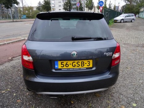 Skoda Fabia - 1.6-16V Elegance airco+cruise contr - 1