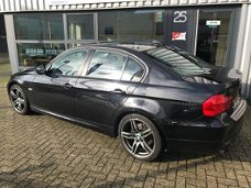 BMW 3-serie - 318i Business Line NAVI ECC LMV 18" Xenon