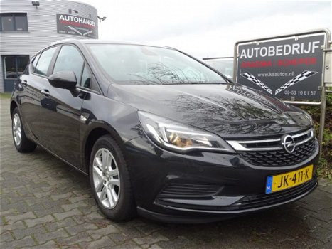 Opel Astra - 1.6 CDTI 5-Drs Navi - 1