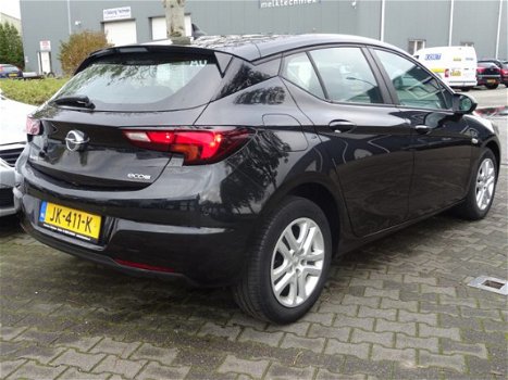 Opel Astra - 1.6 CDTI 5-Drs Navi - 1