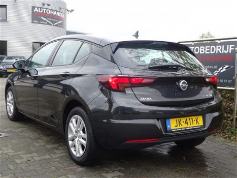 Opel Astra - 1.6 CDTI 5-Drs Navi - 1