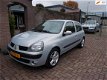 Renault Clio - 1.4-16V Dynamique Luxe bjaar 2004 airco apk 2-2021 - 1 - Thumbnail