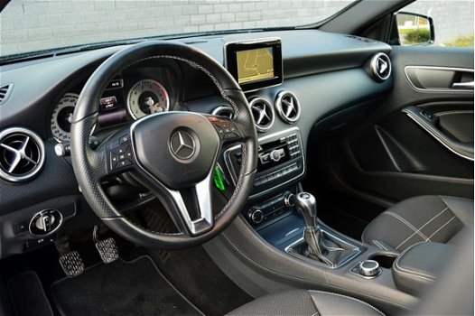 Mercedes-Benz A-klasse - 180 Ambition RIJKLAAR PRIJS-GARANTIE Navigatie Xenon Face lift - 1