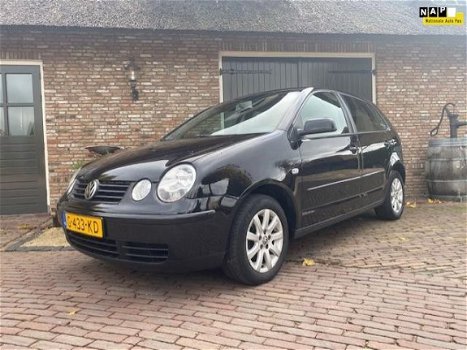 Volkswagen Polo - 1.2 12v 5 deurs LM velgen Airco - Nieuwe APK - 1