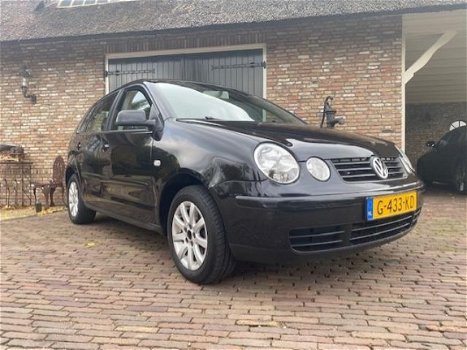 Volkswagen Polo - 1.2 12v 5 deurs LM velgen Airco - Nieuwe APK - 1