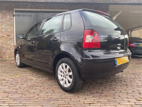 Volkswagen Polo - 1.2 12v 5 deurs LM velgen Airco - Nieuwe APK - 1