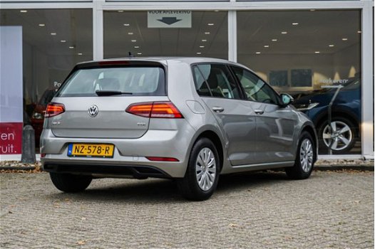 Volkswagen Golf - 1.6 TDI 90pk Trendline + Navigatie + Cruise Control + DAB - 1