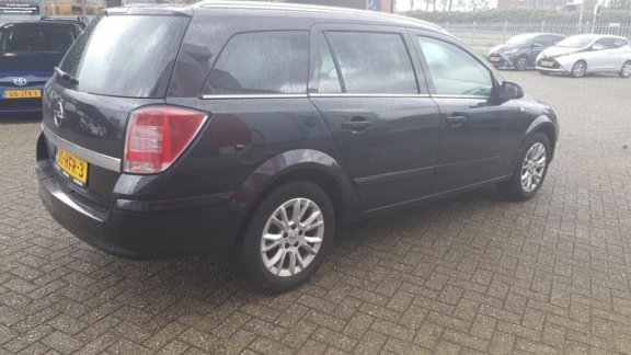 Opel Astra Wagon - 1.6 Temptation - 1