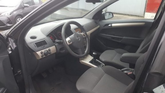 Opel Astra Wagon - 1.6 Temptation - 1