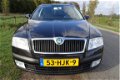 Skoda Octavia Combi - 1.6 Classic DEALER onderhouden Keurig netjes en met trekhaak - 1 - Thumbnail