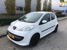 Peugeot 107 - 1.0-12V XR