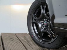 Alfa Romeo MiTo - 1.3 JTDm Urban / Navigatie / 17" Velgen