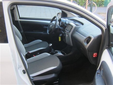 Toyota Aygo - 1.0 VVT-i x-play Airco, Camera, Mistlampen voorzijde - 1