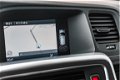 Volvo V60 - 1.6 T3 Momentum / Automaat / Parkeersensoren / Klimaat + Cruise control - 1 - Thumbnail