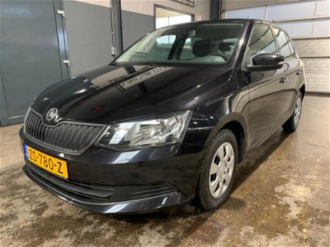 Skoda Fabia - 1.0 Active 03-2018 Airco/CV/ Nieuw model - 1