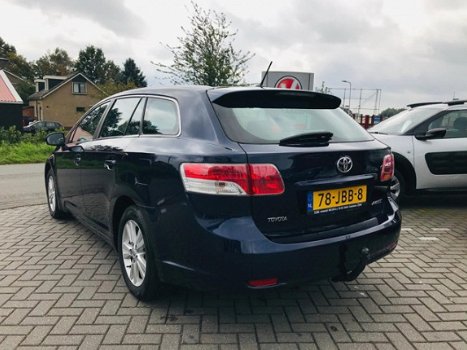 Toyota Avensis Wagon - 1.8 VVTi Dynamic - 1