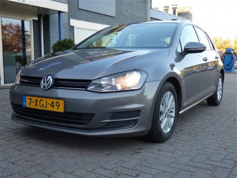 Volkswagen Golf - 1.6 TDI Comfortline BlueMotion - 1