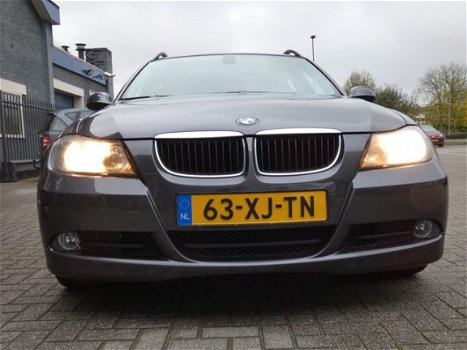 BMW 3-serie Touring - 320i Business Line - 1