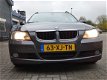 BMW 3-serie Touring - 320i Business Line - 1 - Thumbnail