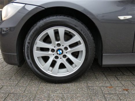 BMW 3-serie Touring - 320i Business Line - 1