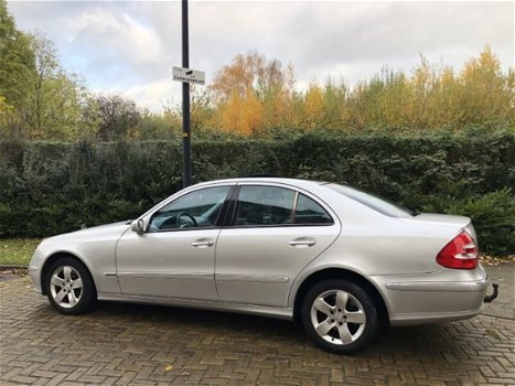 Mercedes-Benz E-klasse - E 220 CDI; SEDAN - 1