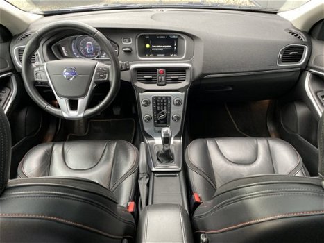 Volvo V40 - 2.0 D2 Ocean Race Business 17'' Portunes / 14% Bijtelling t/m 12/2020 / Panoramadak / Na - 1