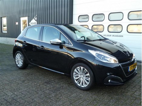 Peugeot 208 - 1.2 PureTech Allure LUXE UITVOERING 110pk APPLE CARPLAY, AIRCO, INKLAPBARE SPIEGELS ET - 1