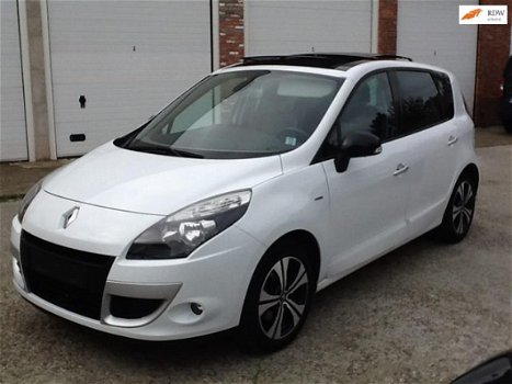 Renault Scénic - 1.4 TCe Bose Panodak, navi, leder - 1