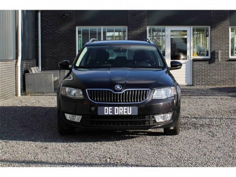 Skoda Octavia Combi - 1.6 TDI 110pk Business *VAN 12.495, - VOOR - 1