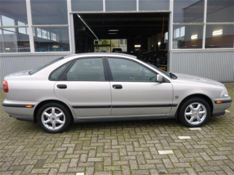 Volvo S40 - 1.8 Luxury AUT/113775KM/TREKHAAK - 1