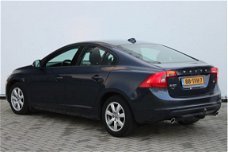 Volvo S60 - T4F Kinetic - Automaat - Navigatie - High Performance Audio - Parkeersensoren achter - 1