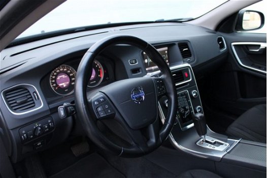 Volvo S60 - T4F Kinetic - Automaat - Navigatie - High Performance Audio - Parkeersensoren achter - 1 - 1