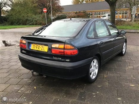 Renault Laguna - 2.0 RXE - 1