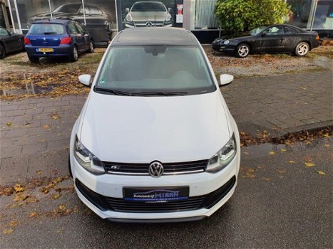 Volkswagen Polo - 1.4 TDi 105PK R-Line Pano BiXenon Navi Led Bomvolle Auto - 1