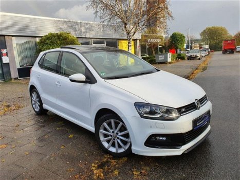 Volkswagen Polo - 1.4 TDi 105PK R-Line Pano BiXenon Navi Led Bomvolle Auto - 1