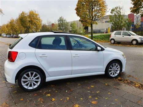 Volkswagen Polo - 1.4 TDi 105PK R-Line Pano BiXenon Navi Led Bomvolle Auto - 1