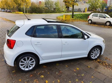 Volkswagen Polo - 1.4 TDi 105PK R-Line Pano BiXenon Navi Led Bomvolle Auto - 1