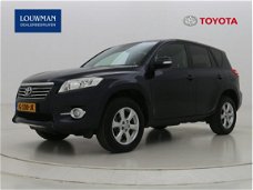 Toyota RAV4 - 2.0 VVTi Dynamic Limited | 1.500kg trekkracht | Parkeersensoren voor en achter |