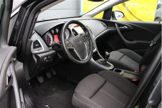 Opel Astra Sports Tourer - 1.4 Turbo Des.Ed. NAVI/AGR STOELEN/ECC/PDC/16INCH/BLUETOOTH/PRIVACY GLASS - 1