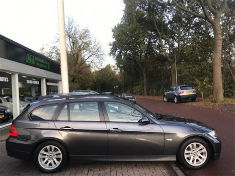 BMW 3-serie Touring - 318i 2e Eigenaar/Nieuwe Apk/Pano dak/NAVI/Lmv - 1