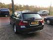 BMW 3-serie Touring - 318i 2e Eigenaar/Nieuwe Apk/Pano dak/NAVI/Lmv - 1 - Thumbnail