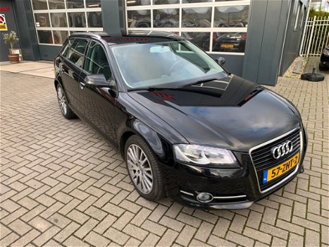 Audi A3 Sportback - 1.6 TDI Attraction Navigatie Xenon/Led - 1