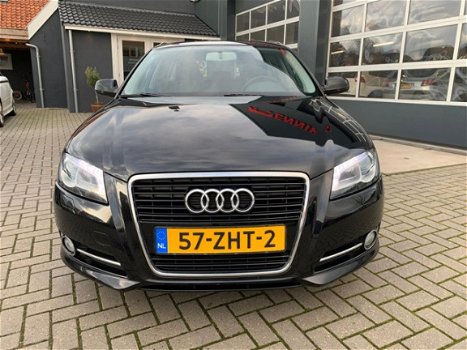 Audi A3 Sportback - 1.6 TDI Attraction Navigatie Xenon/Led - 1