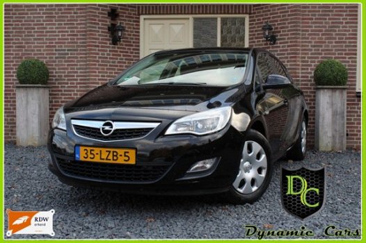 Opel Astra - 1.4 Edition / Zuinig / Airco / Cruise / Trekhaak / Sportstoelen / APK 8-20 / NAP - 1